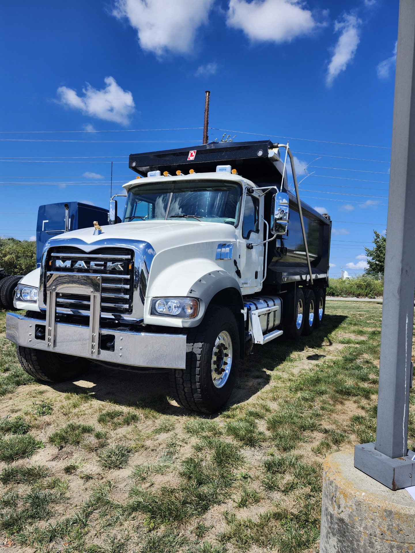 Construction equipment and dump truck fleet